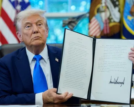 Trump Signs Proclamation Imposing Yearly $100,000 Fee on Work Visas